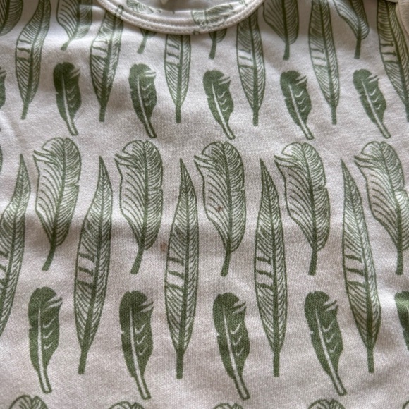 Kate Quinn Leaf Print Short Sleeve Onesie Size 18-24 month - Picture 2 of 4